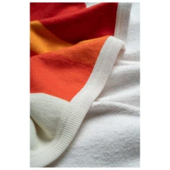 Rumpl Printed Cozyhemp - Blanket -Sea to Sum Camping Shop rumpl printed cozyhemp blanket detail 7