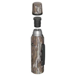 Stanley Classic Legendary Bottle 1 L - Insulated Bottle -Sea to Sum Camping Shop stanley classic legendary bottle 1 l insulated bottle detail 3